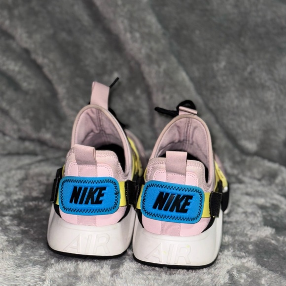 Nike Air Huarache City Low (pink) - Picture 3 of 4